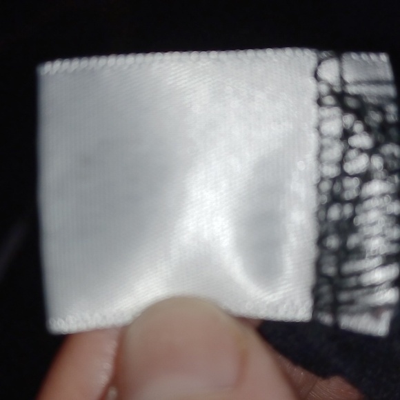 💙🌺Black Sleeveless Top Zipper In The Back - Picture 7 of 8